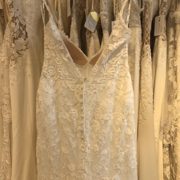 Lace and sequins, ivory, open back, straps - Picture 4 of 7